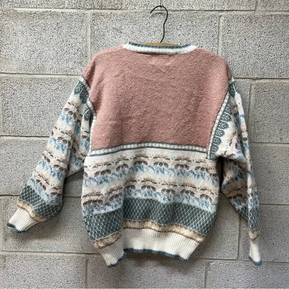 Vintage Pacific Place Plus Sweater - Picture 5 of 10